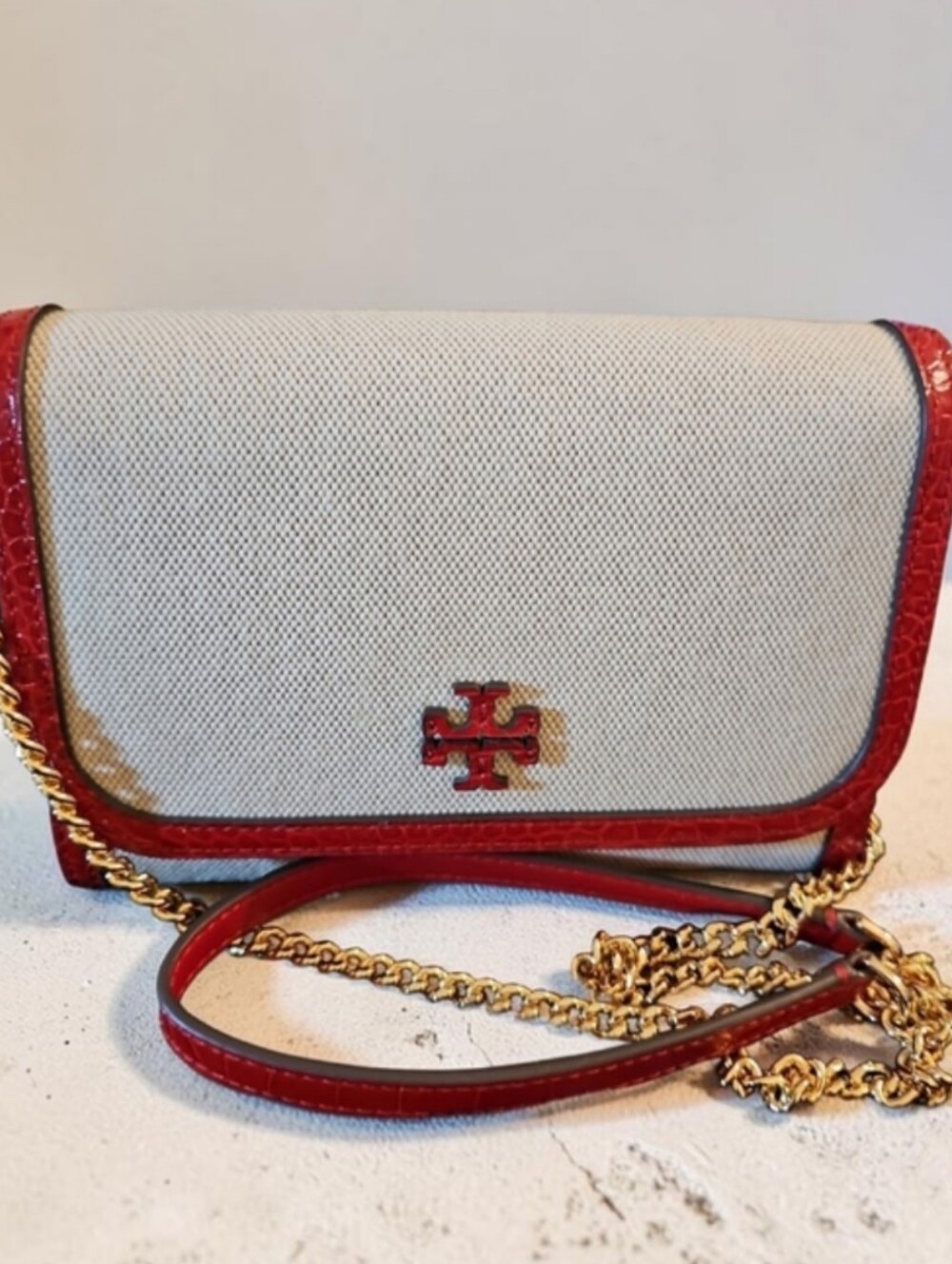 Nwt Tory Burch Cream Canvas Crossbody with Red Trim and Gold Chain